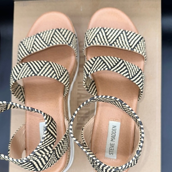 STEVE MADDEN BANDI PLATFORM SANDALS WOMEN BLACK-TAN size 7.5 - Picture 4 of 5